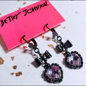 Betsey Johnson Lavender / Lilac Heart Earrings